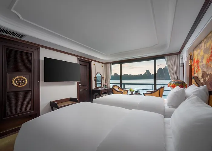 L'amour Cruise Botel 5*