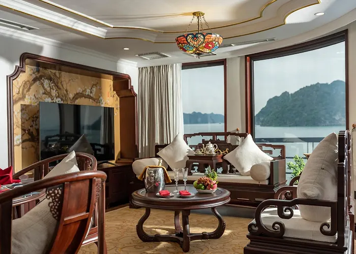 L'amour Cruise Ha Long