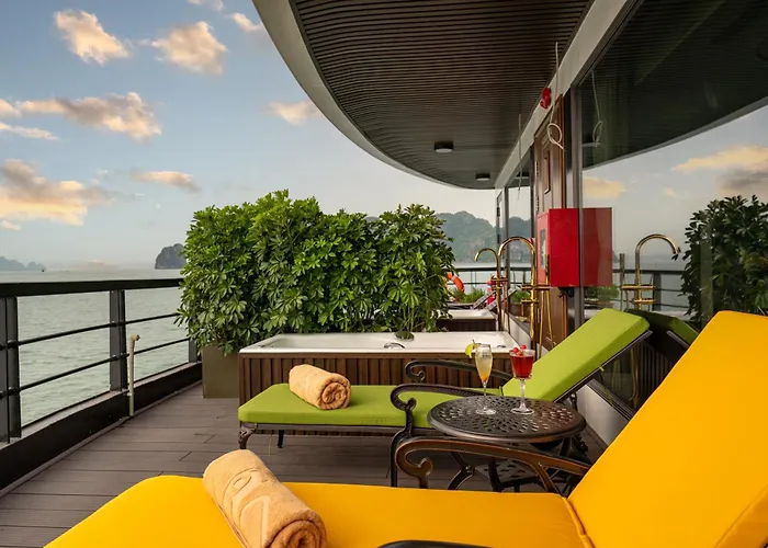 L'amour Cruise Ha Long