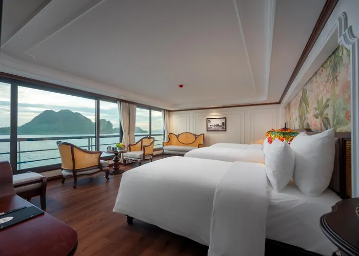 L'amour Cruise Botel Ha Long